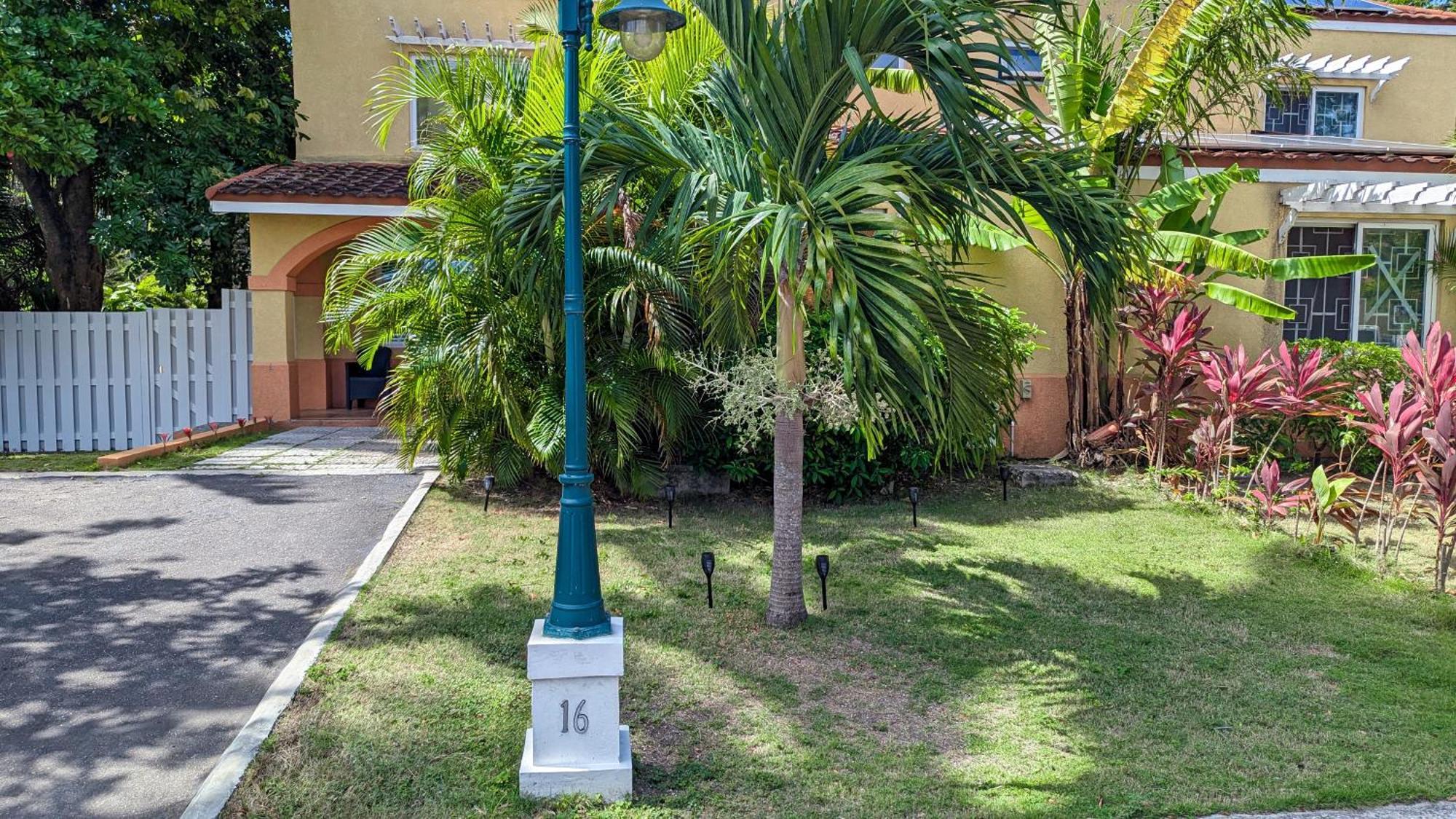 Mobay Las Palmas Montego Bay Esterno foto