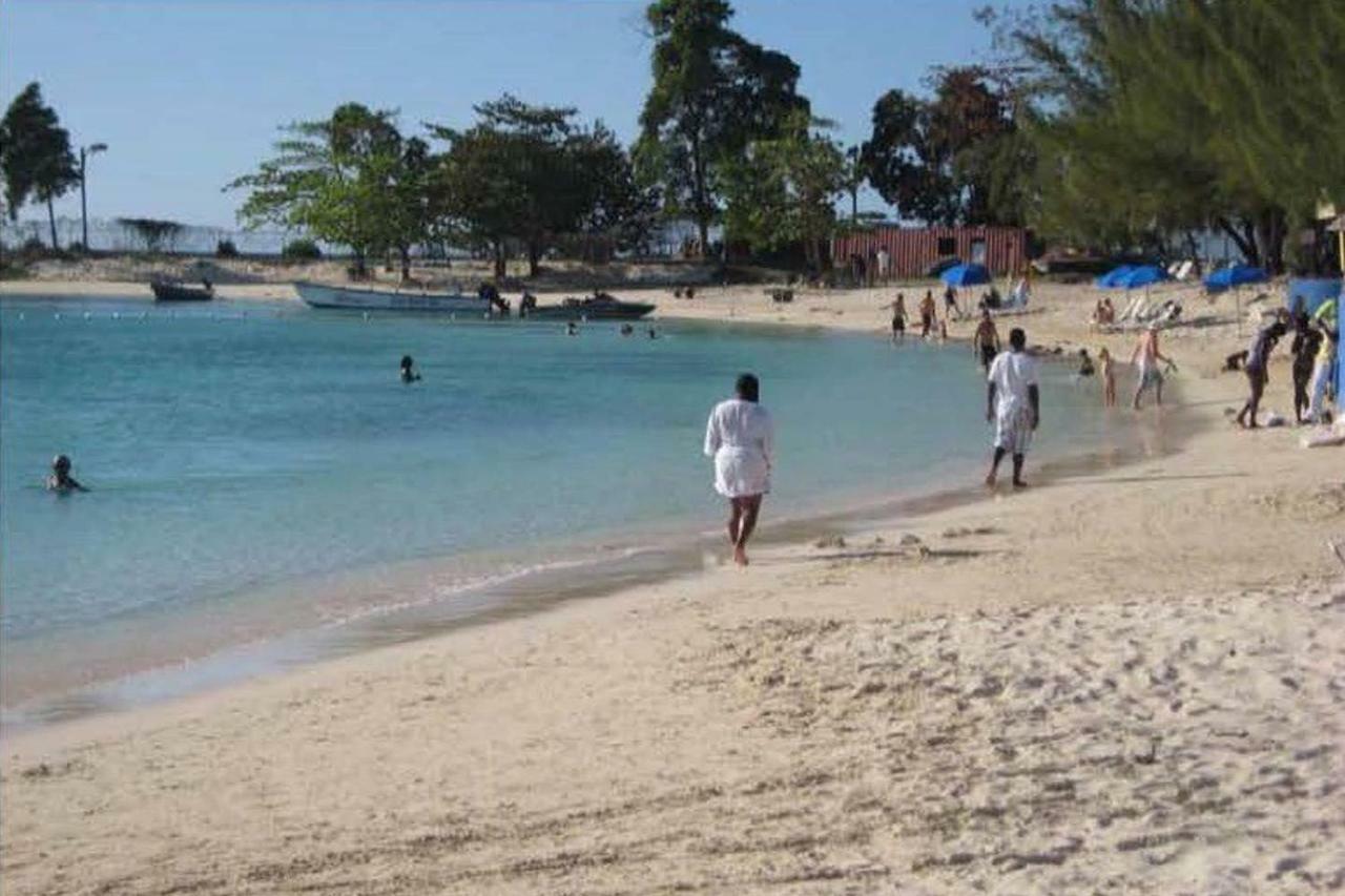 Mobay Las Palmas Montego Bay Esterno foto